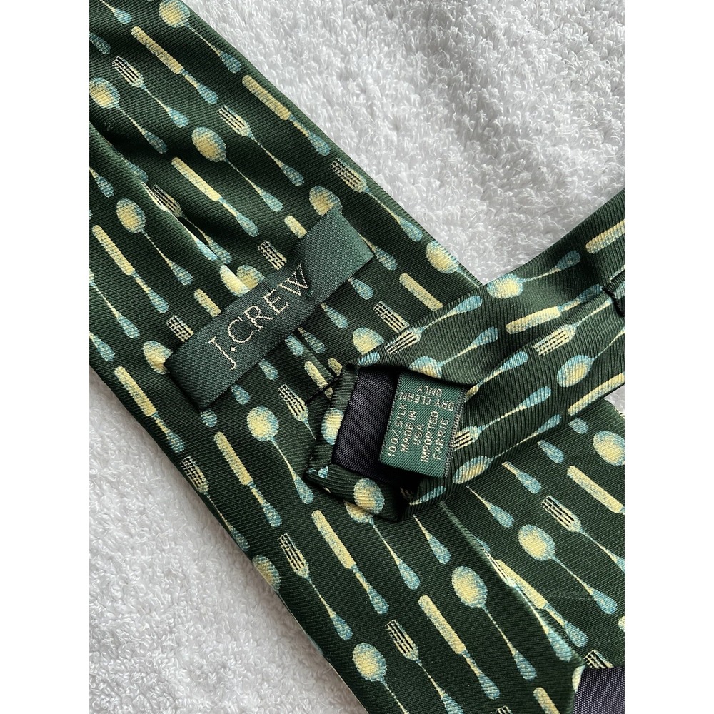 J. Crew Spoon Fork Knife Cutlery Print Motif Green 100% Silk Tie Necktie USA
